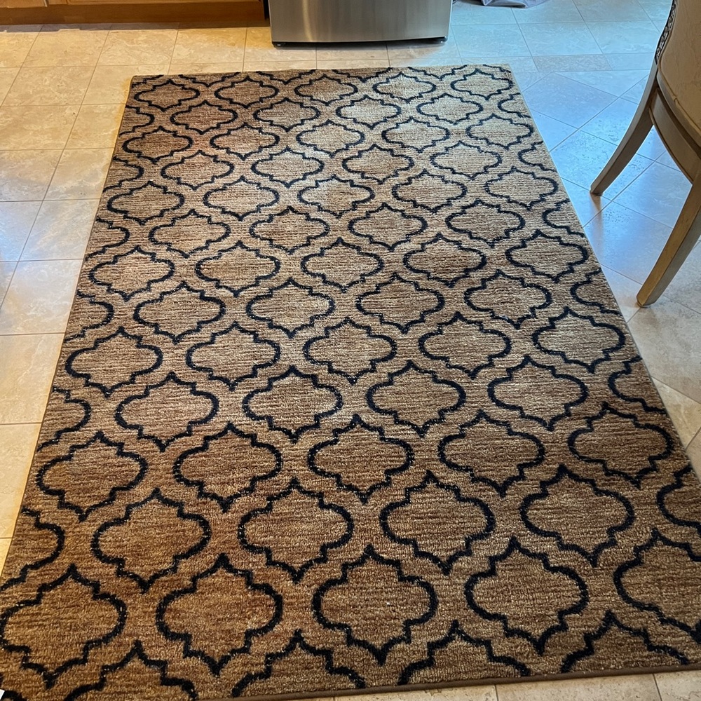 Mohawk rug good condition